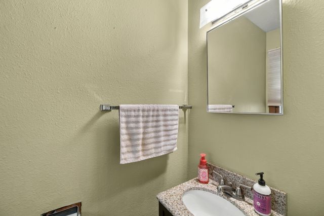 8512 Horton Avenue, Urbandale, IA 50322