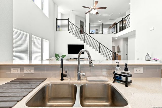 251 Bobwhite Way, San Antonio, TX 78253