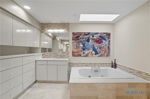 5036 Valencia Drive, Toledo, OH 43623