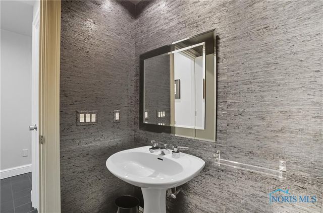 5036 Valencia Drive, Toledo, OH 43623