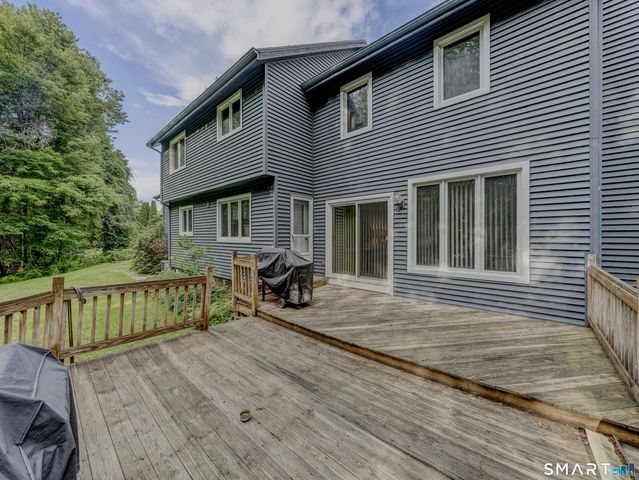 33 Habitat Lane, Bloomfield, CT 06002