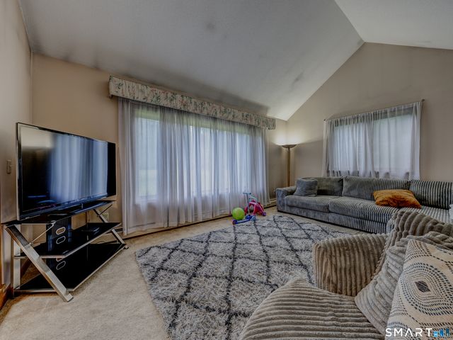 33 Habitat Lane, Bloomfield, CT 06002