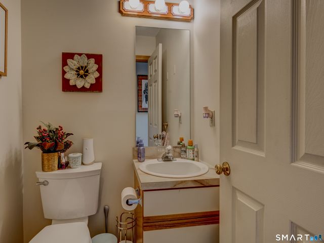 33 Habitat Lane, Bloomfield, CT 06002