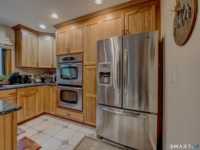 33 Habitat Lane, Bloomfield, CT 06002