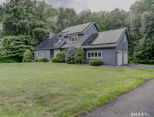 33 Habitat Lane, Bloomfield, CT 06002