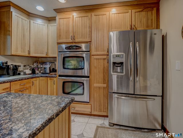 33 Habitat Lane, Bloomfield, CT 06002