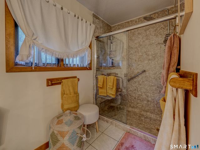 33 Habitat Lane, Bloomfield, CT 06002