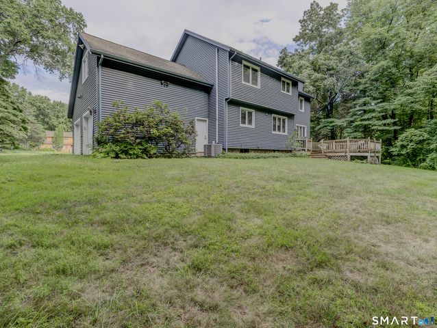 33 Habitat Lane, Bloomfield, CT 06002