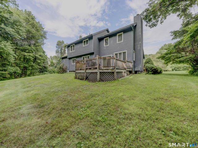 33 Habitat Lane, Bloomfield, CT 06002