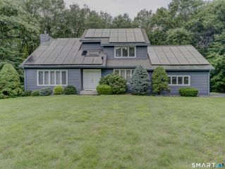 33 Habitat Lane, Bloomfield, CT 06002