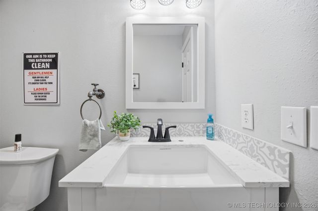 429833 E 1156 Road, Checotah, OK 74455