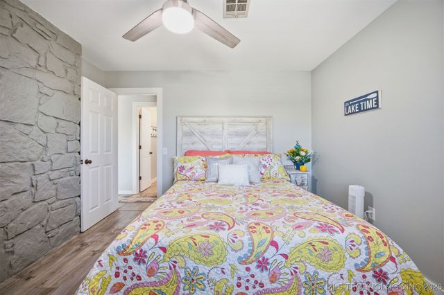 429833 E 1156 Road, Checotah, OK 74455