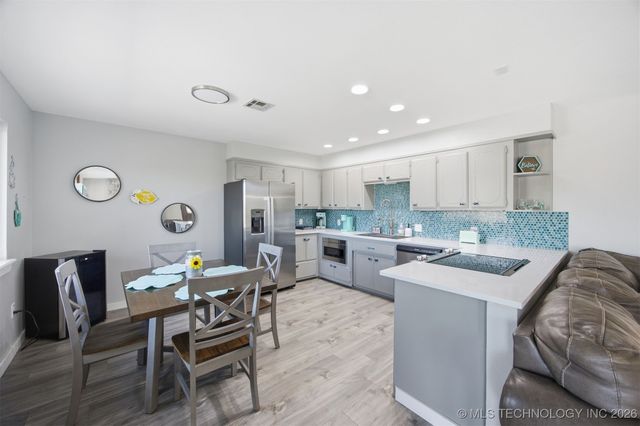 429833 E 1156 Road, Checotah, OK 74455