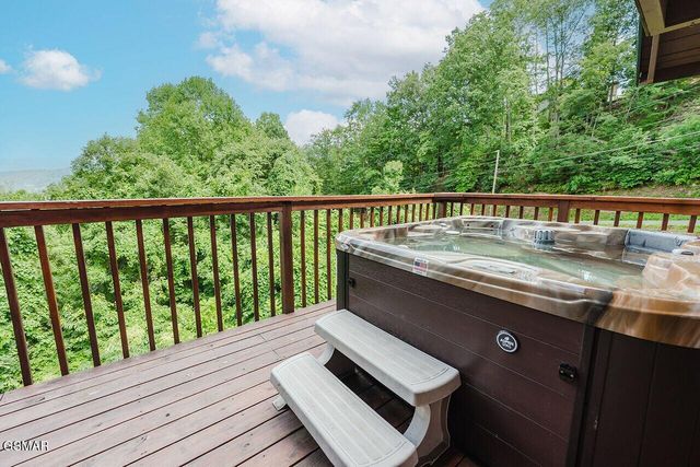 960 Stans Road, Gatlinburg, TN 37738