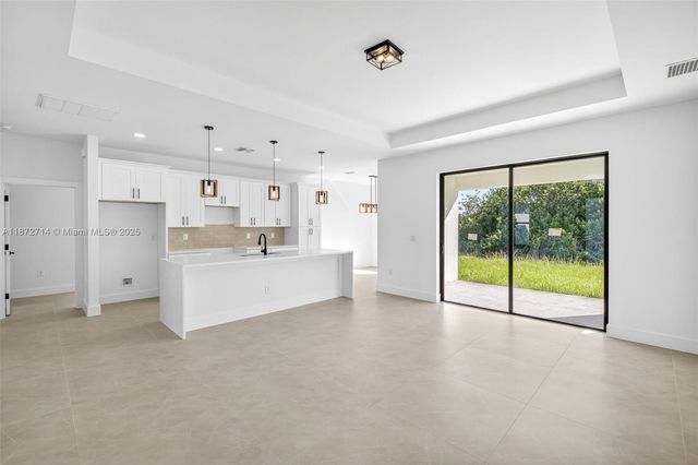 333 Pinehurst Ave, Lehigh Acres, FL 33974