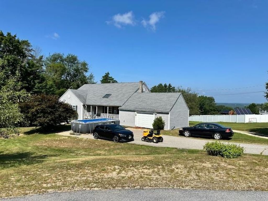 14 Deer Lane, Epsom, NH 03234