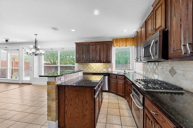 1343 Valley Vista Drive, Irving, TX 75063