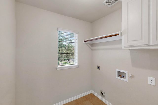 1343 Valley Vista Drive, Irving, TX 75063