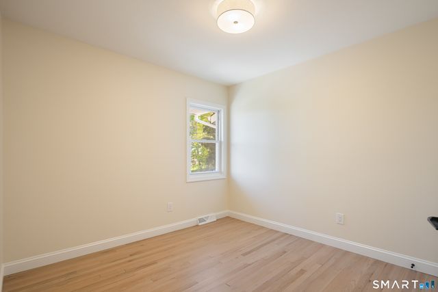 17 Morningstar Drive, Seymour, CT 06483
