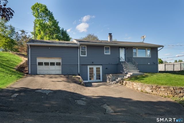 17 Morningstar Drive, Seymour, CT 06483