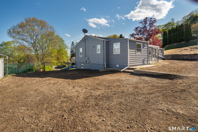 17 Morningstar Drive, Seymour, CT 06483