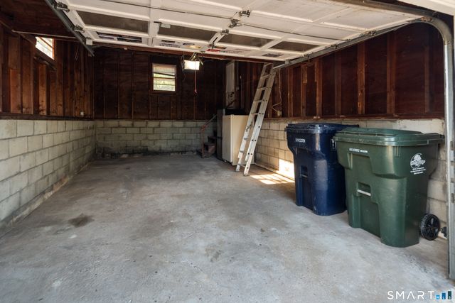 17 Morningstar Drive, Seymour, CT 06483