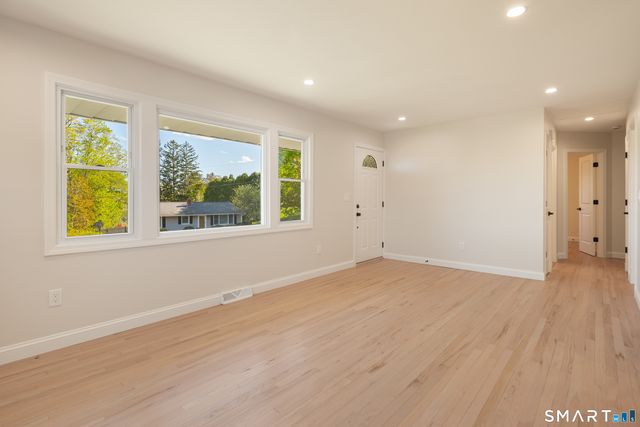 17 Morningstar Drive, Seymour, CT 06483