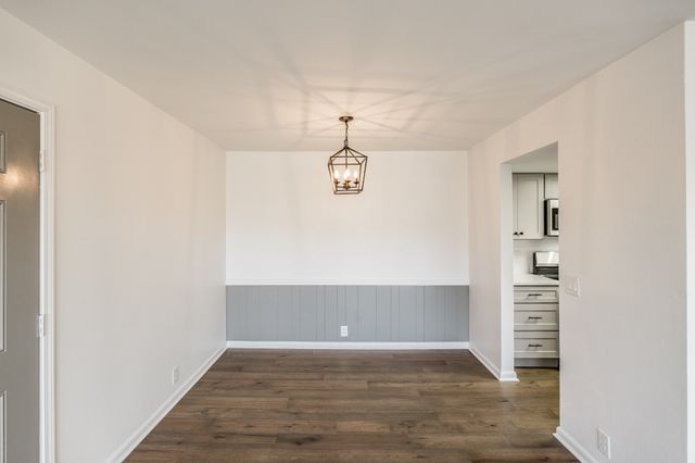 21 Vaughns Gap Rd Apt 55, Nashville, TN 37205