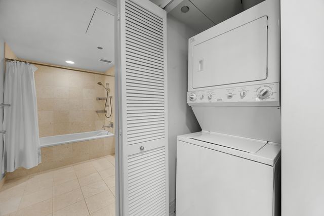 60 E Monroe Street 1905, Chicago, IL 60603