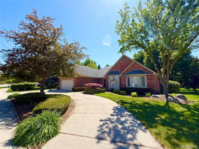 46557 Glen Pointe Drive, Shelby Charter Township, MI 48315