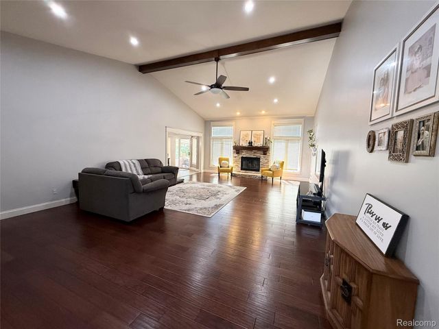 46557 Glen Pointe Drive, Shelby Charter Township, MI 48315