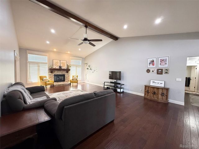 46557 Glen Pointe Drive, Shelby Charter Township, MI 48315