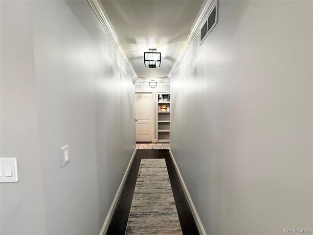 46557 Glen Pointe Drive, Shelby Charter Township, MI 48315