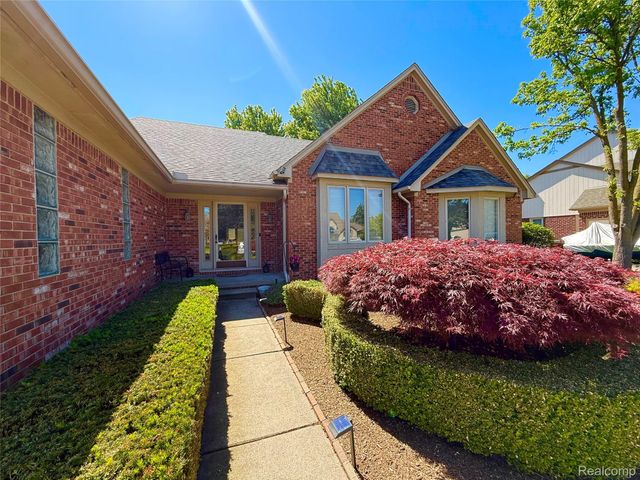 46557 Glen Pointe Drive, Shelby Charter Township, MI 48315