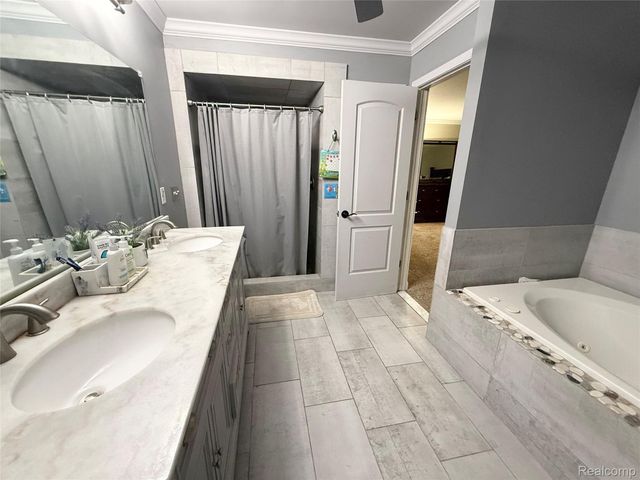 46557 Glen Pointe Drive, Shelby Charter Township, MI 48315