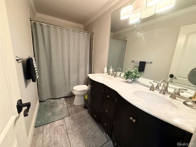 46557 Glen Pointe Drive, Shelby Charter Township, MI 48315