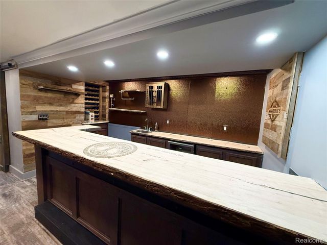 46557 Glen Pointe Drive, Shelby Charter Township, MI 48315