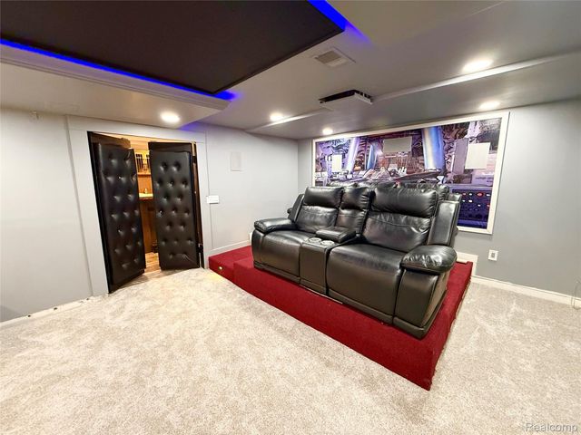 46557 Glen Pointe Drive, Shelby Charter Township, MI 48315