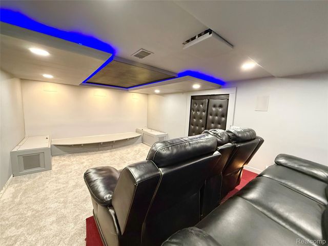46557 Glen Pointe Drive, Shelby Charter Township, MI 48315
