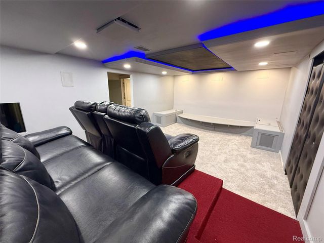 46557 Glen Pointe Drive, Shelby Charter Township, MI 48315