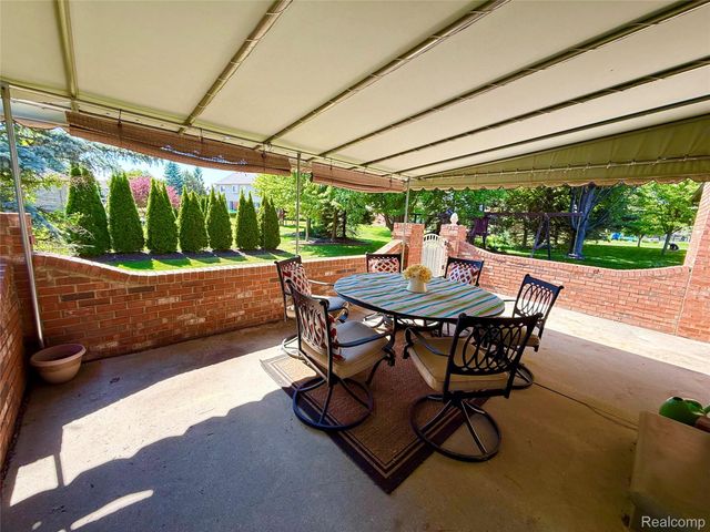 46557 Glen Pointe Drive, Shelby Charter Township, MI 48315