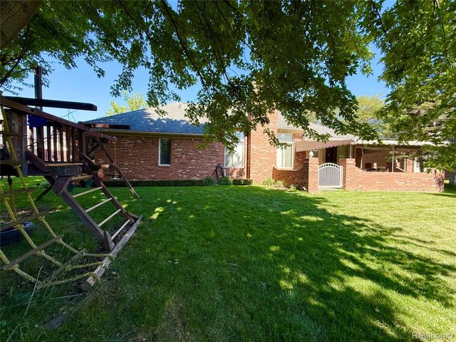 46557 Glen Pointe Drive, Shelby Charter Township, MI 48315