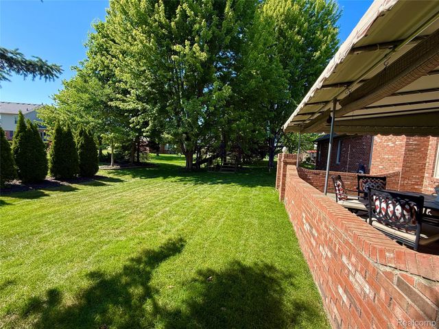 46557 Glen Pointe Drive, Shelby Charter Township, MI 48315