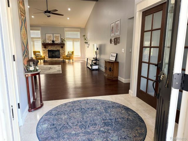 46557 Glen Pointe Drive, Shelby Charter Township, MI 48315