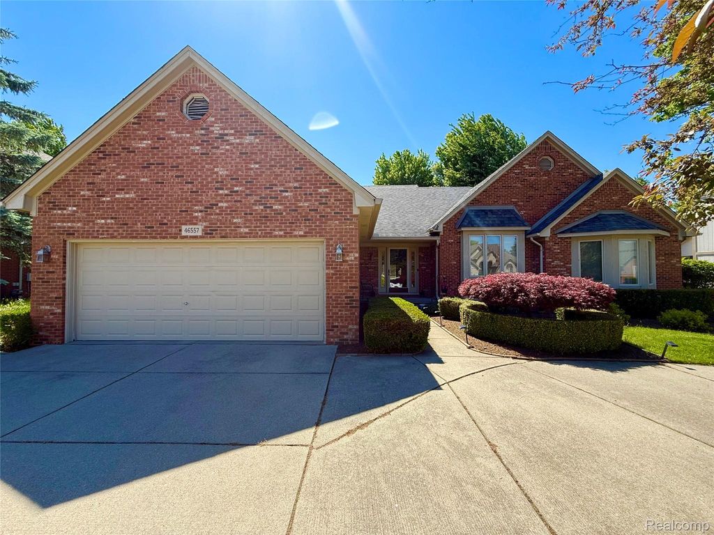 46557 Glen Pointe Drive, Shelby Charter Township, MI 48315