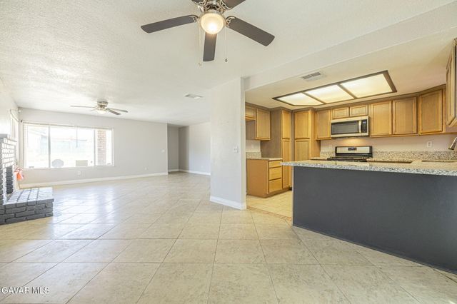 17394 Laredo Vista Avenue, Palmdale, CA 93591