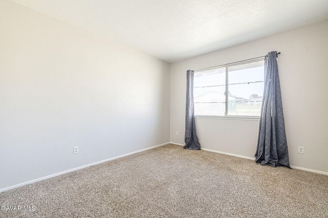 17394 Laredo Vista Avenue, Palmdale, CA 93591