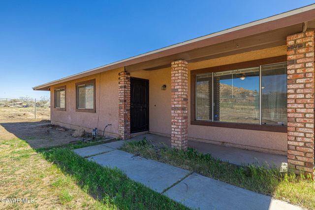 17394 Laredo Vista Avenue, Palmdale, CA 93591