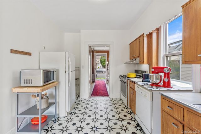 20 Maple Street, Dobbs Ferry, NY 10522