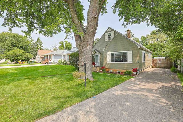 1429 Ridgeway Avenue, Round Lake Beach, IL 60073